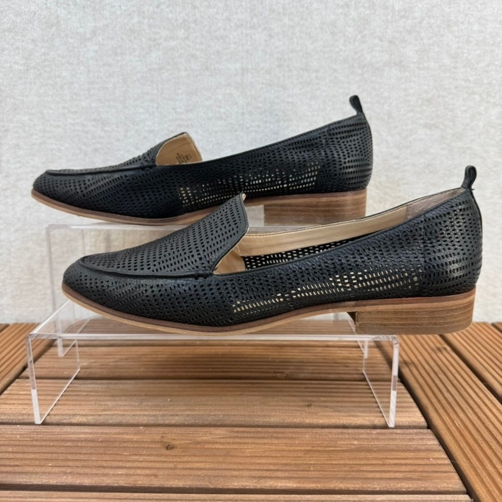 Vince Camuto Womens Size 10 Black Perforated Leather Loafer